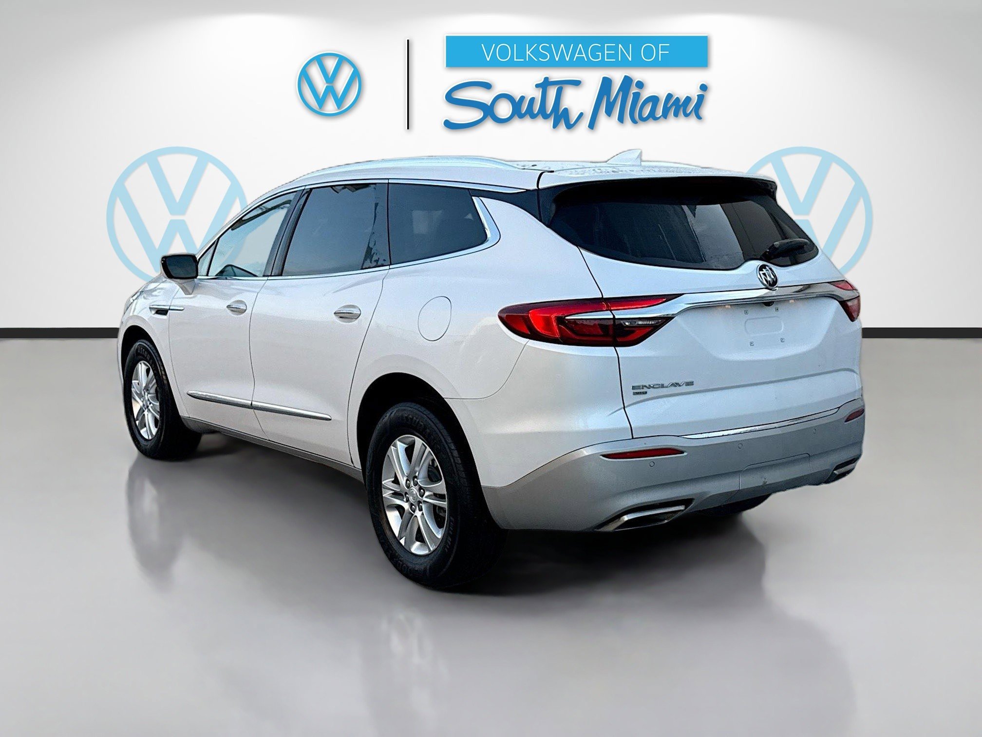 Used 2021 Buick Enclave Essence w/ Sound and Sites Package image 5