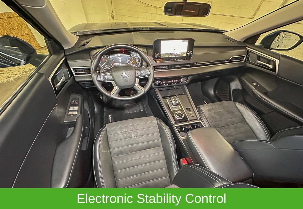 Used 2024 Mitsubishi Outlander AWD image 12