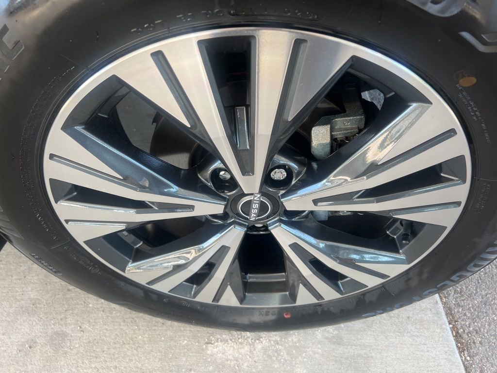 Certified 2023 Nissan Rogue SV image 39
