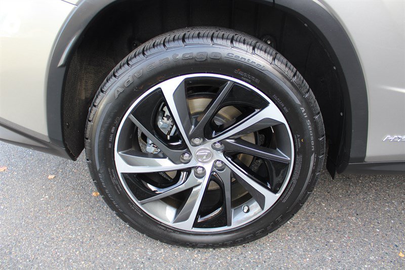 Used 2017 Lexus RX 450h AWD w/ Luxury Package image 33