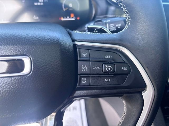 Used 2023 Jeep Grand Cherokee L Laredo AWD/4WD image 18