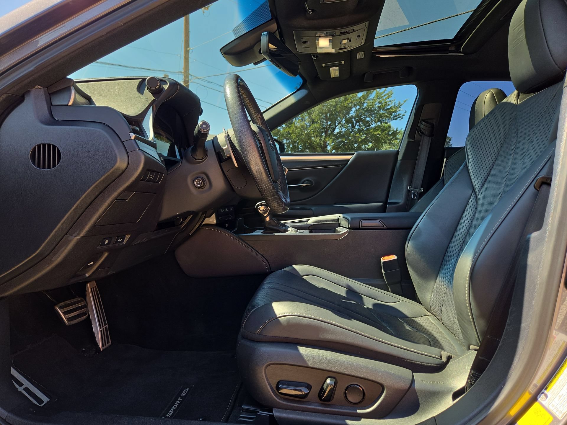 Used 2020 Lexus ES 350 F Sport w/ Accessory Package FWD image 16