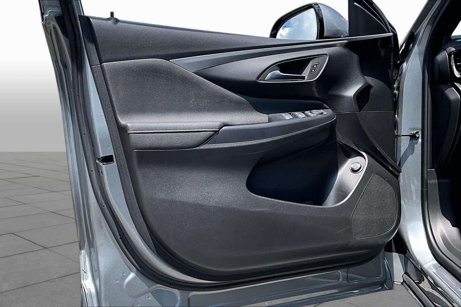 Used 2025 Buick Envista Avenir FWD image 23