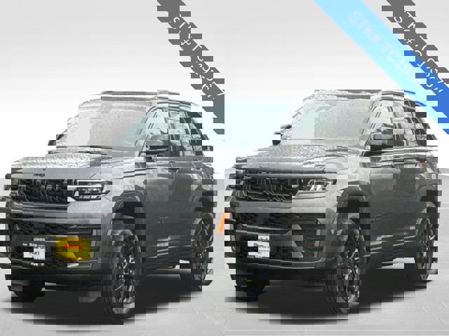 New 2026 Jeep Grand Cherokee Altitude image 4