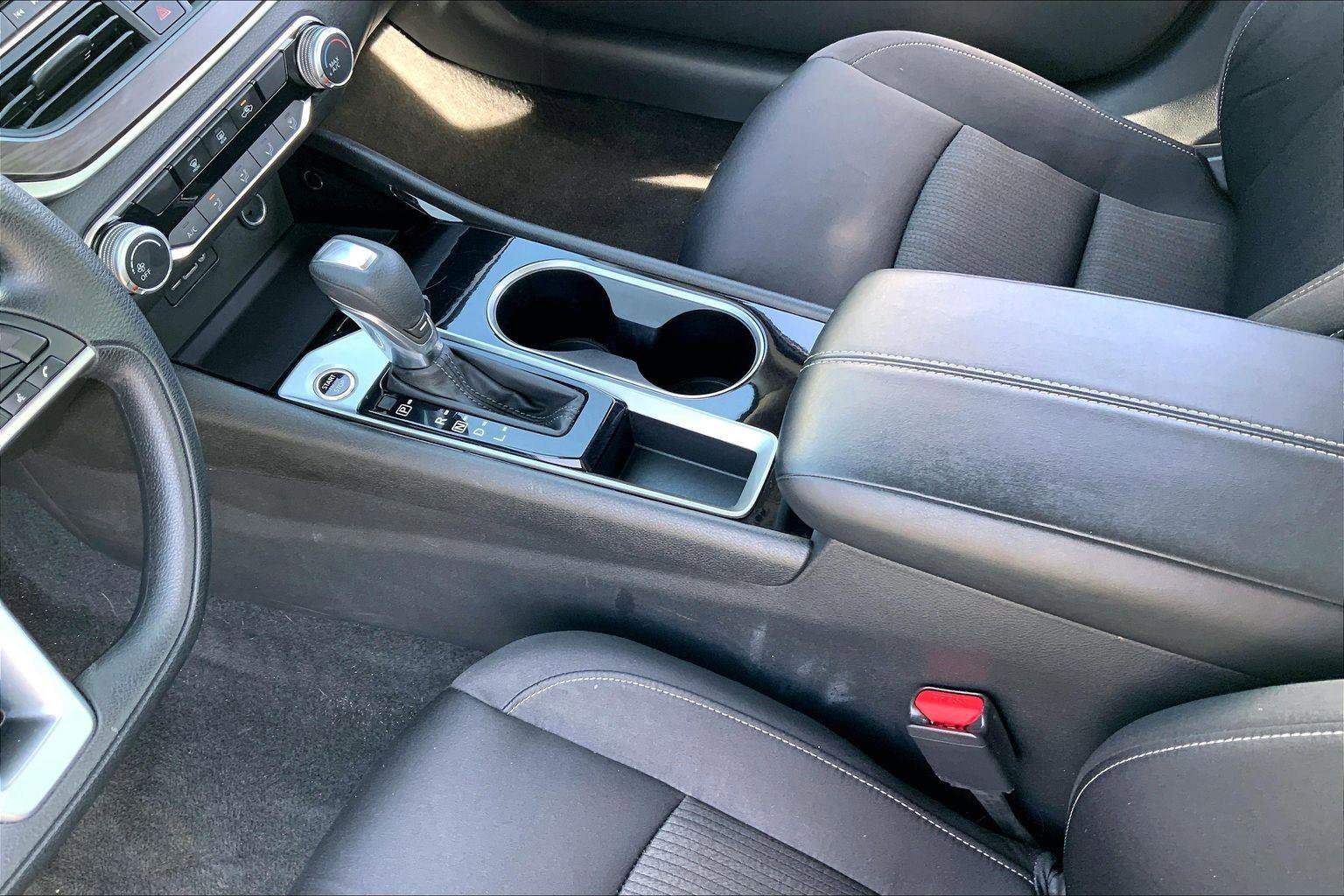 Used 2024 Nissan Altima 2.5 SV image 16