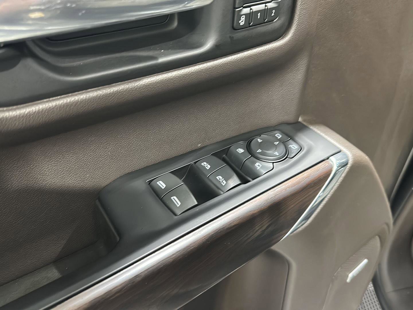 Used 2019 GMC Sierra 1500 SLT w/ SLT Premium Plus Package AWD/4WD image 19