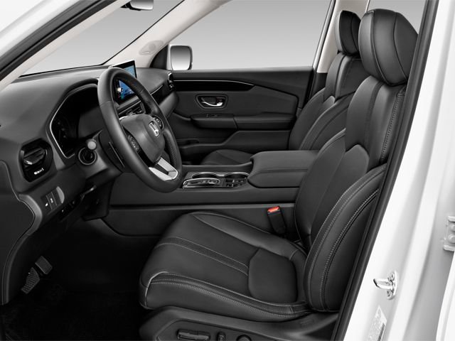 Used 2025 Honda Pilot Touring image 10