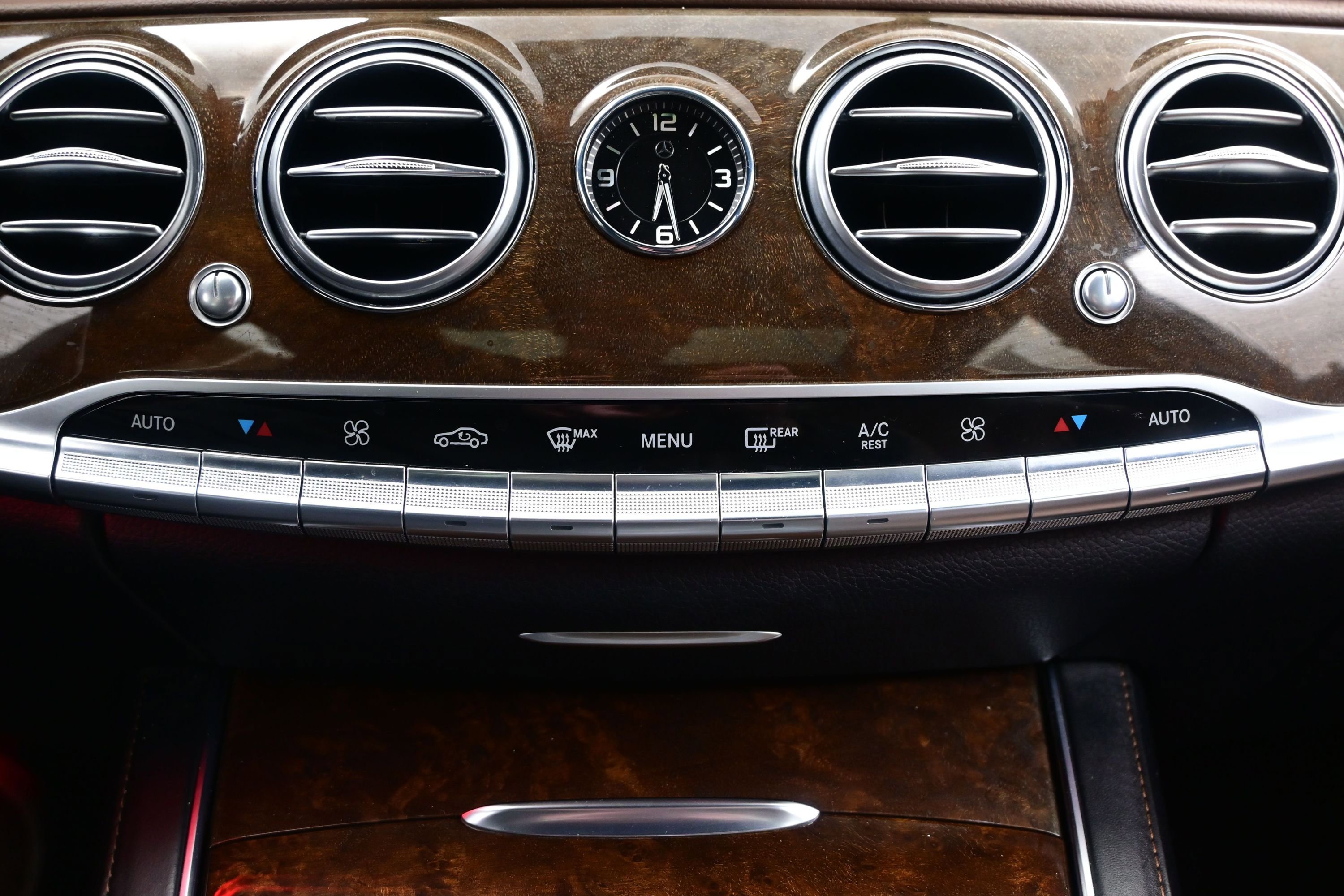 Used 2015 Mercedes-Benz S 550 Sedan image 25