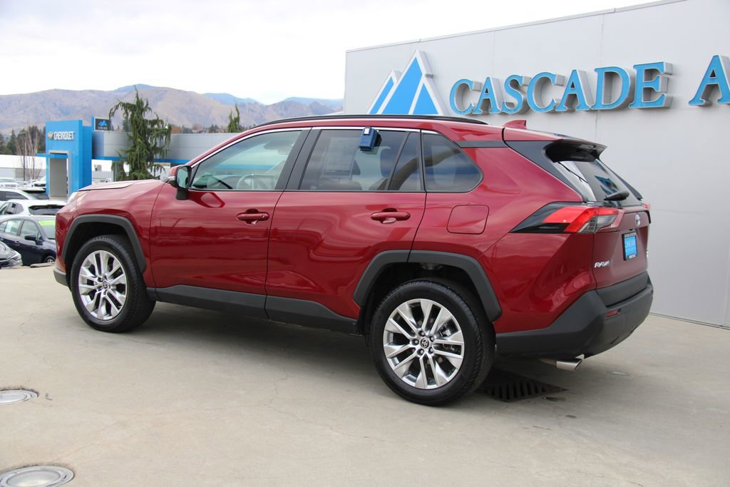 Used 2025 Toyota RAV4 XLE Premium image 6