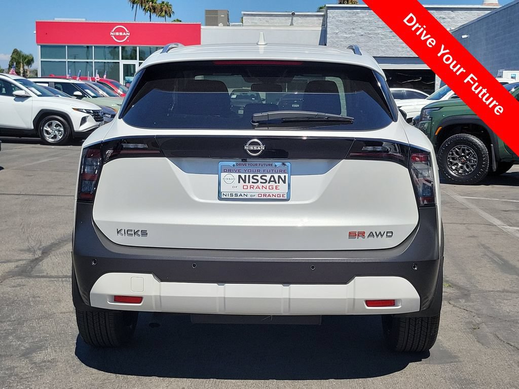 Used 2025 Nissan Kicks SR w/ SR Premium Package AWD/4WD image 31
