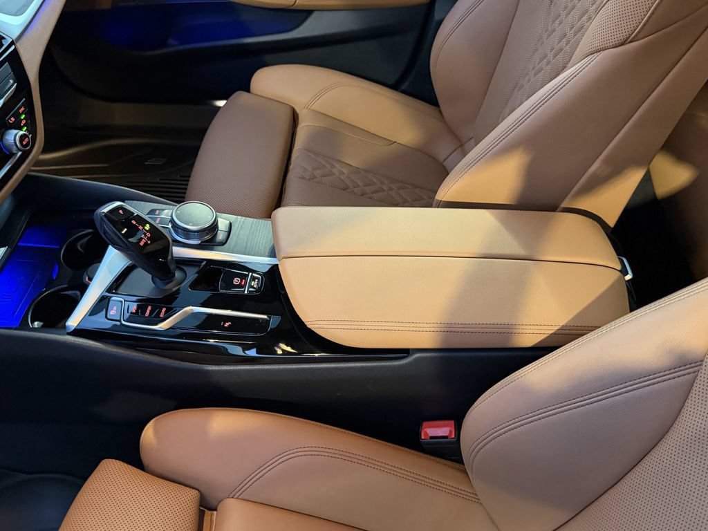 Used 2023 BMW 530i w/ Premium Package RWD image 19