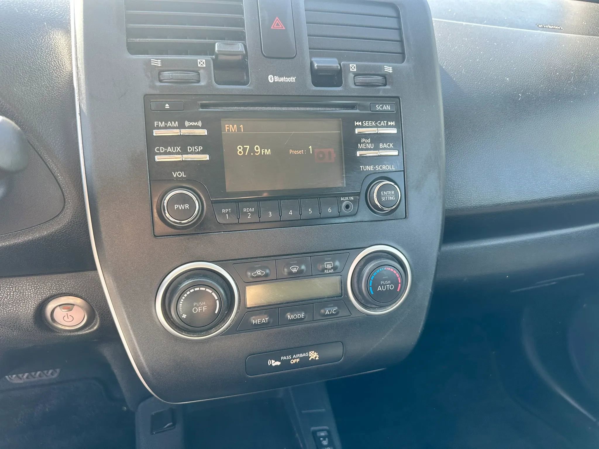 Used 2013 Nissan Leaf S FWD image 19
