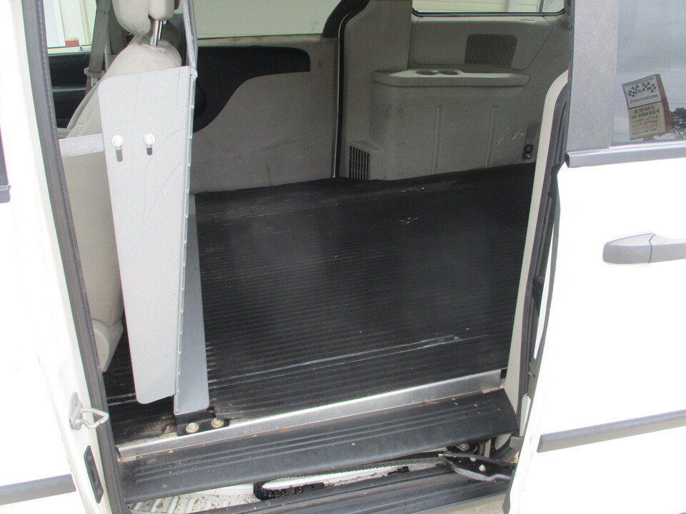Used 2013 RAM C/V Tradesman FWD image 7