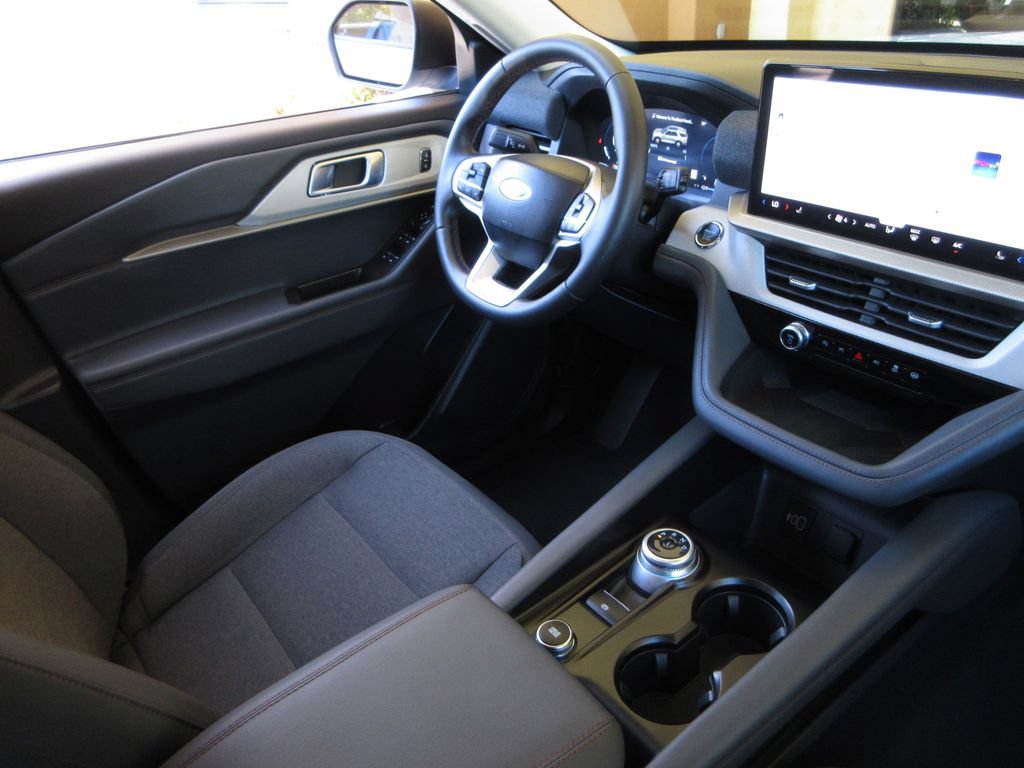 Certified 2026 Ford Explorer Active RWD image 21