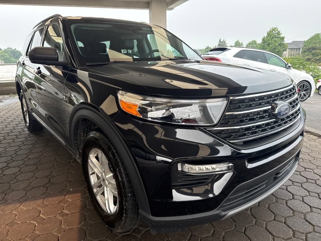Certified 2023 Ford Explorer XLT w/ Equipment Group 202A AWD/4WD image 4