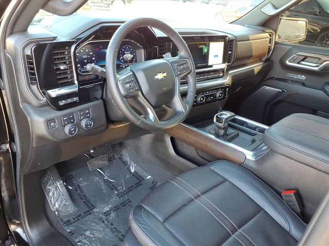 Used 2024 Chevrolet Silverado 1500 High Country w/ High Country Premium Package image 3