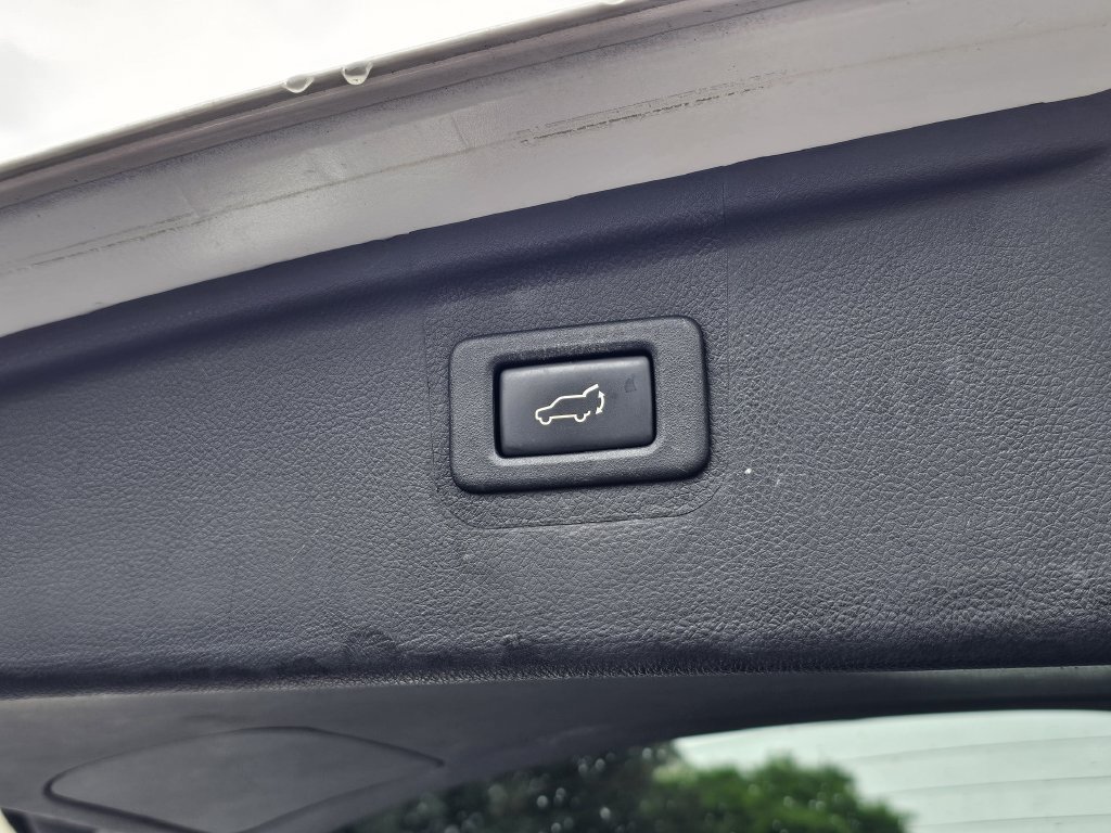 Used 2019 Subaru Outback 3.6R Limited w/ Popular Package #2 AWD/4WD image 10