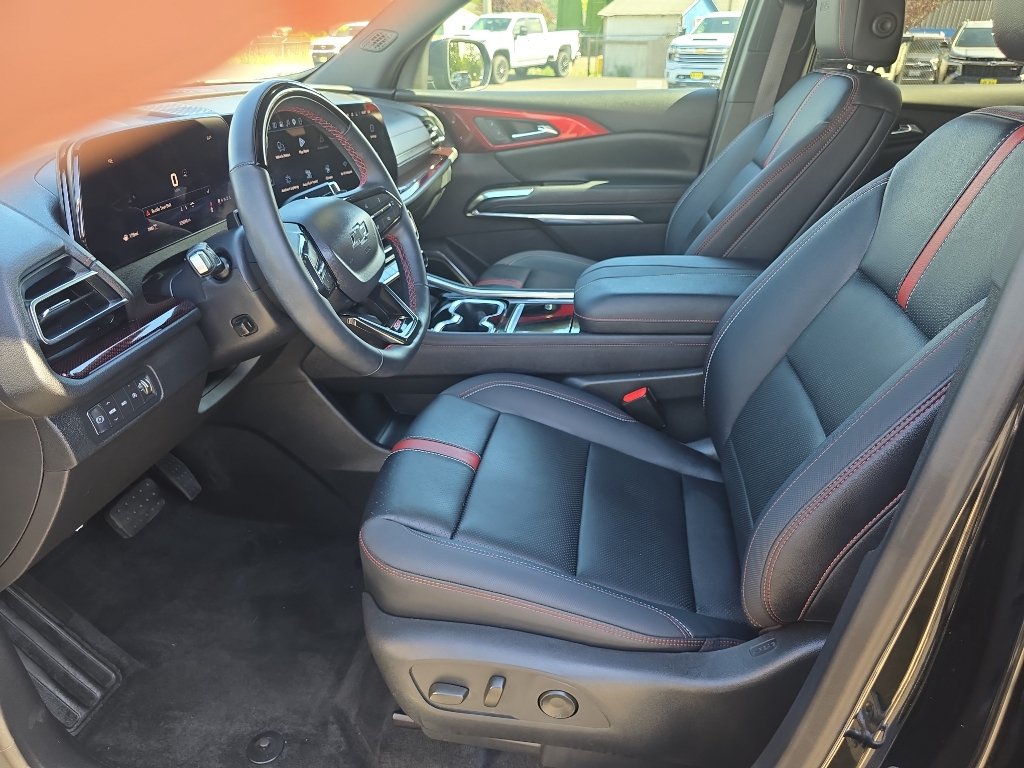 Used 2024 Chevrolet Traverse RS AWD/4WD image 17