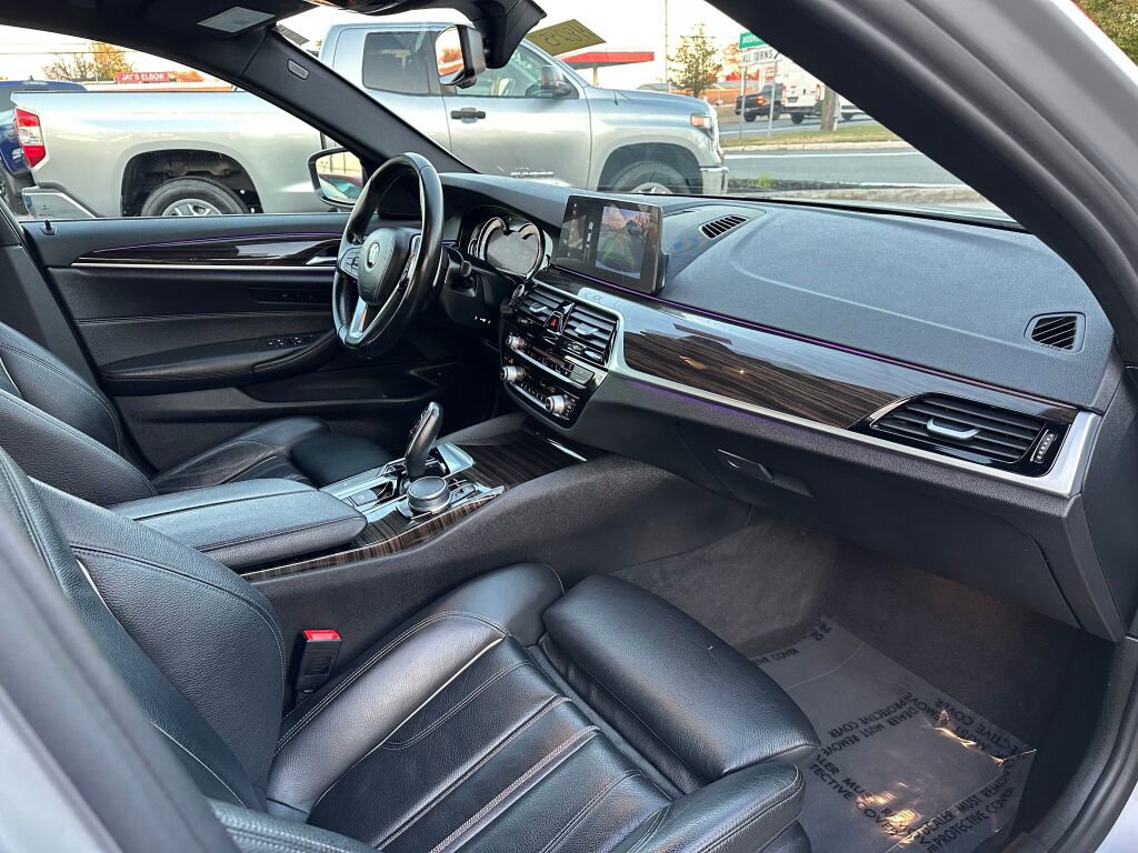 Used 2018 BMW 530i xDrive xDrive image 30