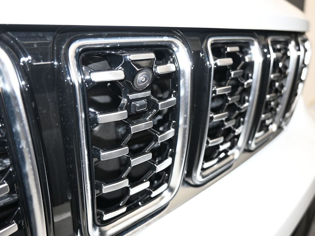 Used 2025 Jeep Grand Cherokee L Summit w/ Luxury Tech Group V image 42