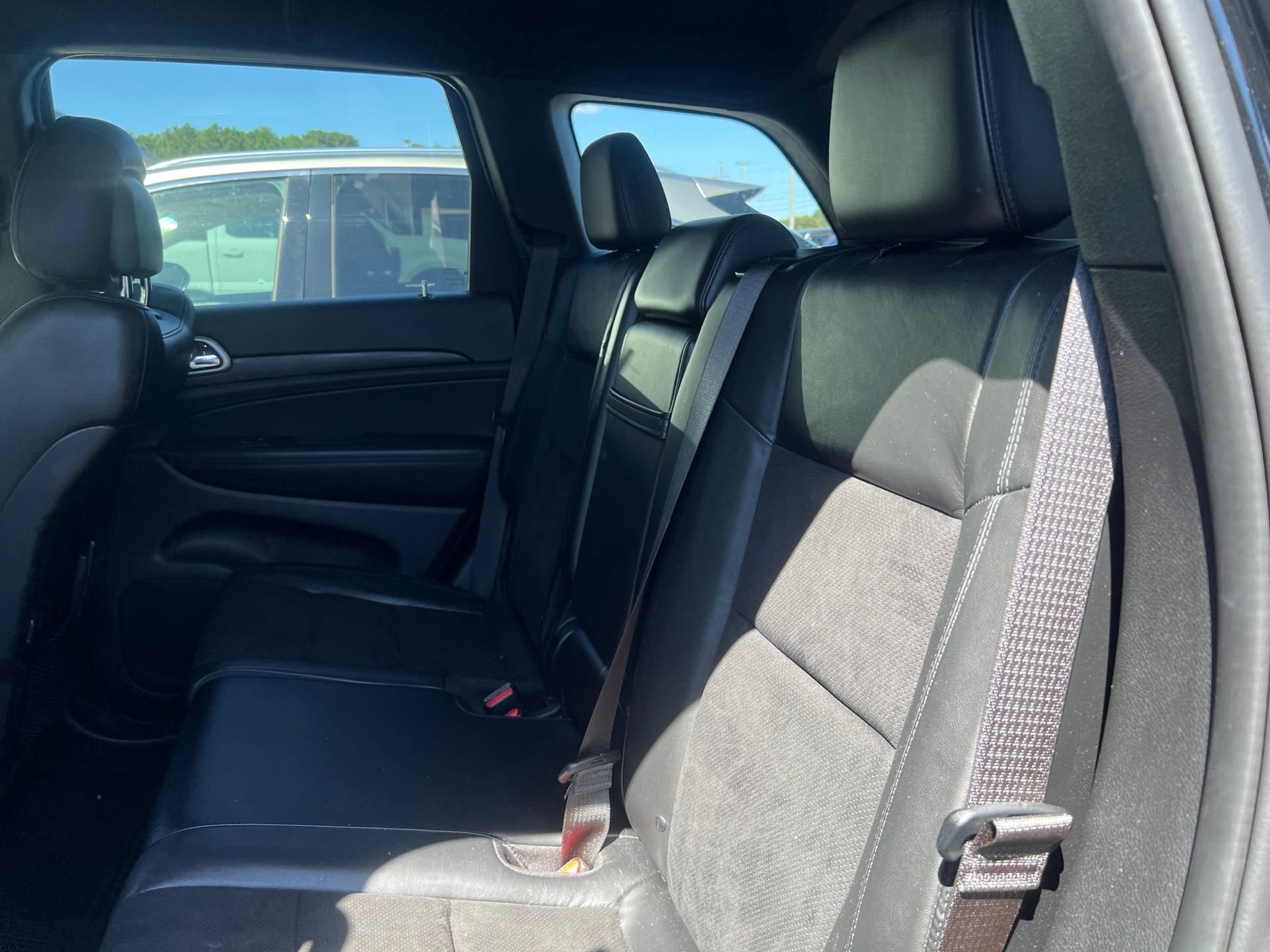 Used 2020 Jeep Grand Cherokee Altitude RWD image 10