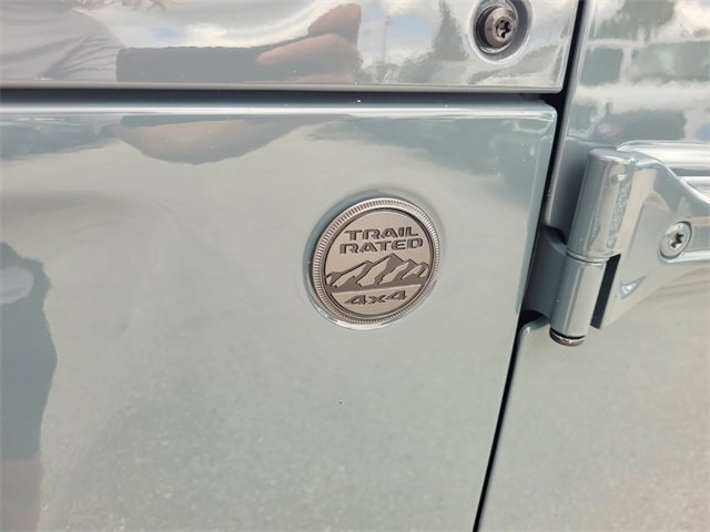 New 2025 Jeep Gladiator Sport image 4