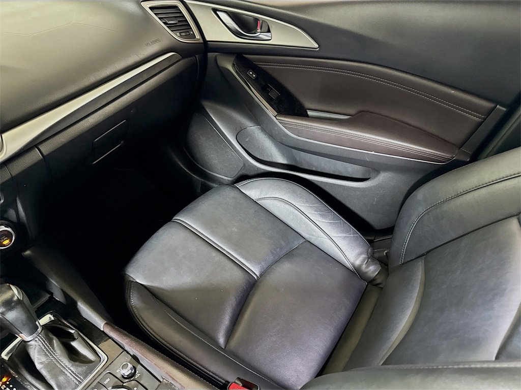 Used 2018 MAZDA MAZDA3 Touring image 21