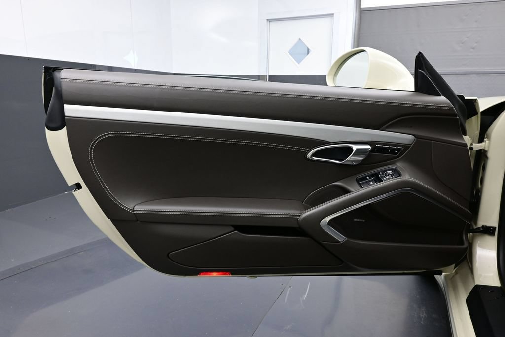 Certified 2014 Porsche 911 50th Anniversary Edition RWD image 7