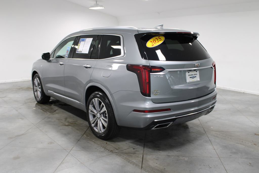 Used 2025 Cadillac XT6 Premium Luxury image 7