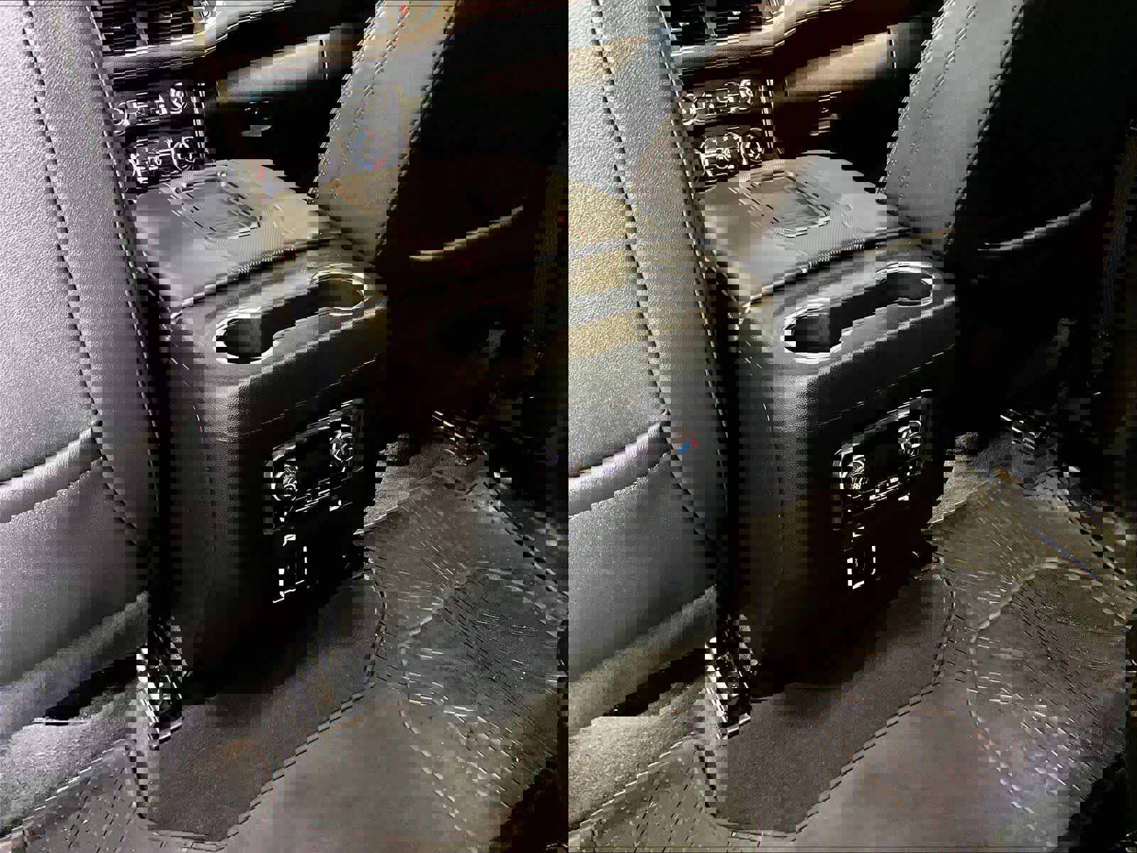 Used 2024 Chevrolet Suburban RST w/ Luxury Package image 29