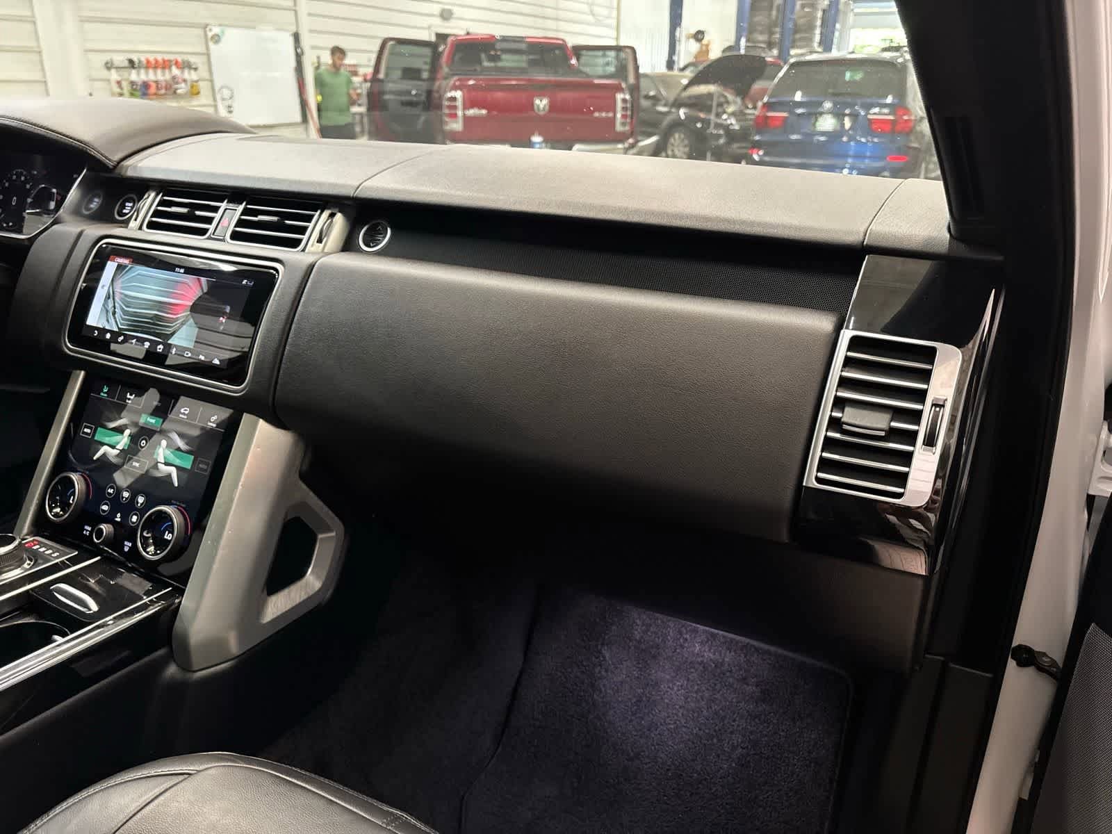 Used 2018 Land Rover Range Rover AWD/4WD image 30