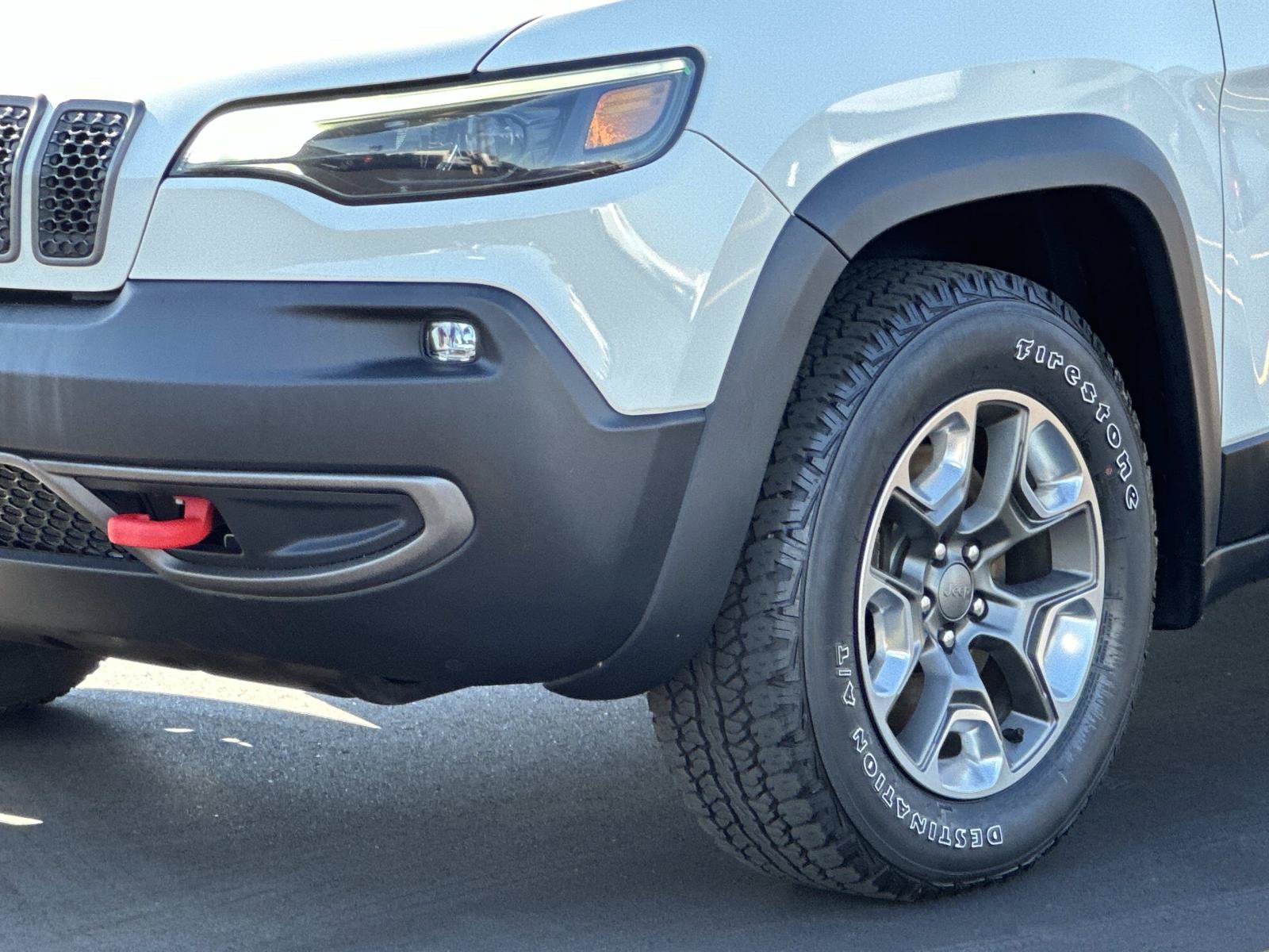 Used 2019 Jeep Cherokee Trailhawk w/ Cold Weather Group AWD/4WD image 7