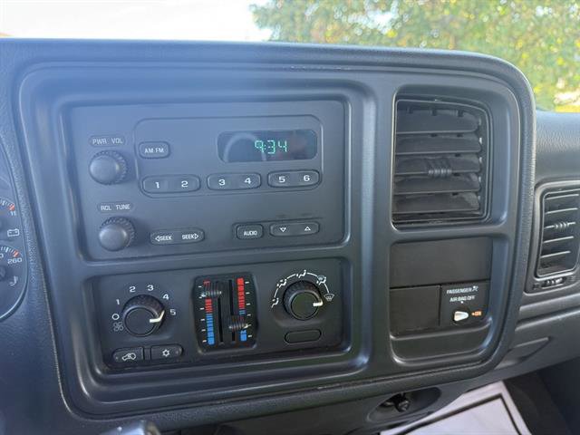 Used 2004 Chevrolet Silverado 3500 2WD Regular Cab image 26