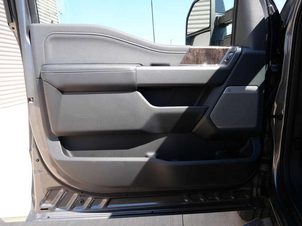 New 2026 Ford F350 Lariat w/ Black Appearance Package AWD/4WD image 18
