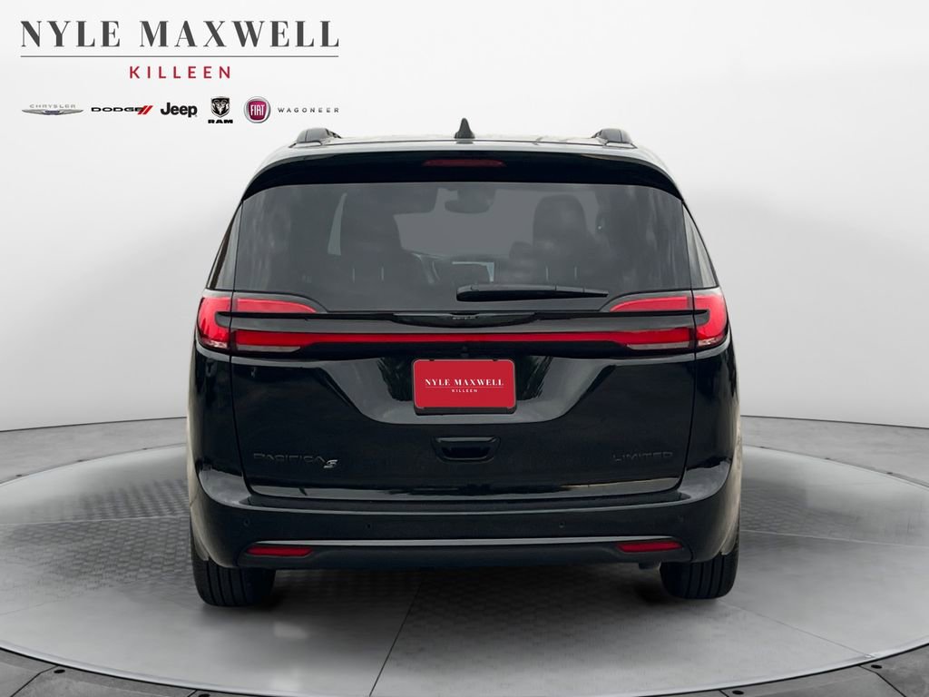 New 2026 Chrysler Pacifica Limited image 15