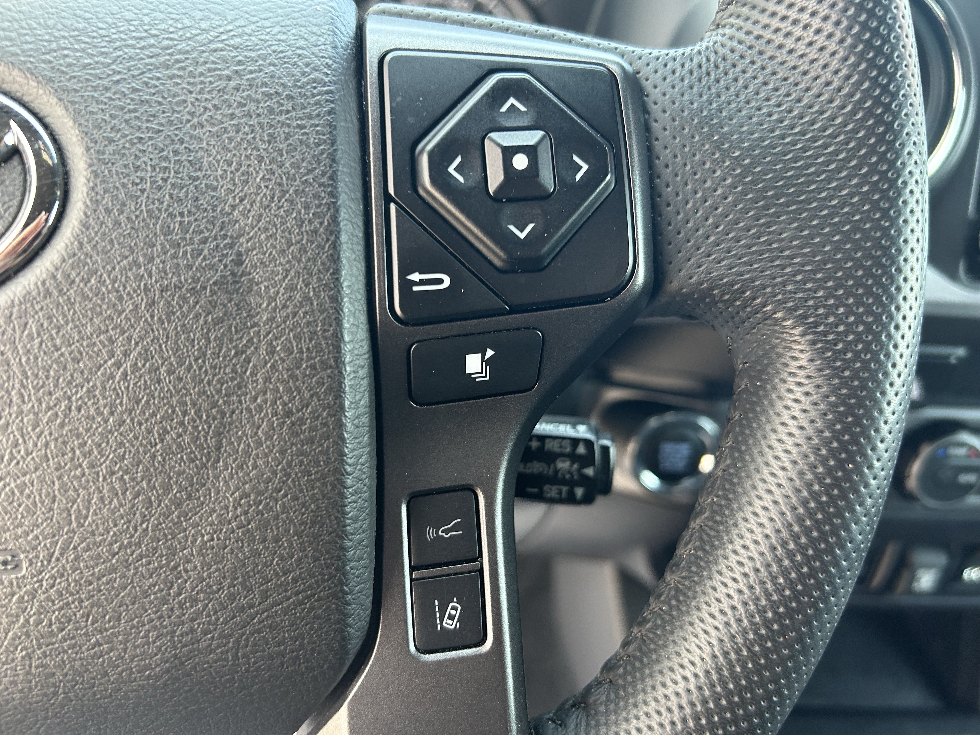 Certified 2023 Toyota Tacoma TRD Sport w/ Technology Package AWD/4WD image 23