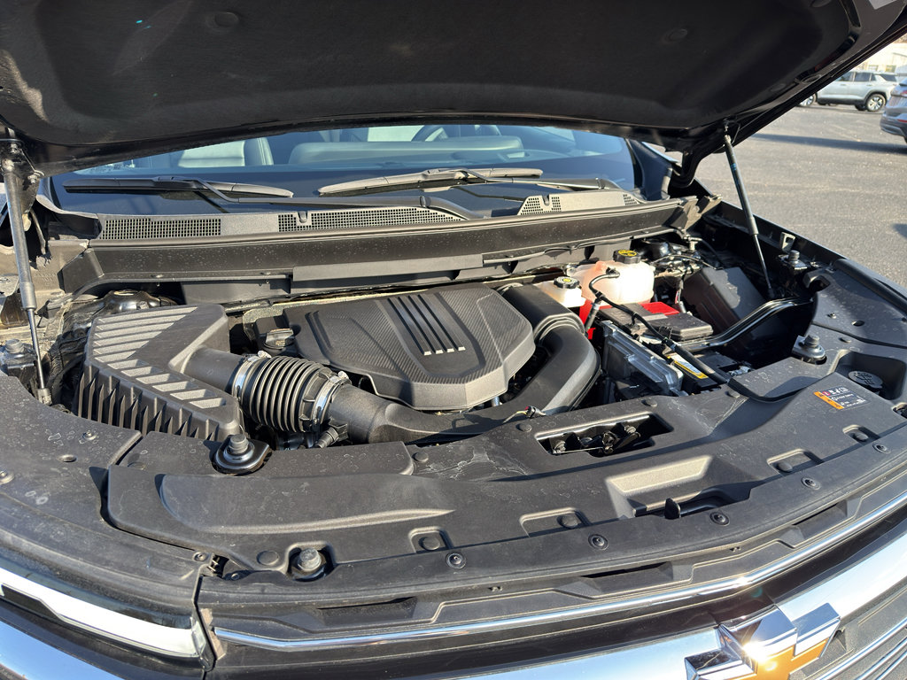 Used 2025 Chevrolet Traverse LT image 6