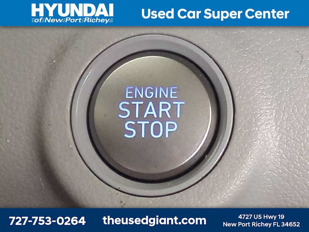 Certified 2024 Hyundai Venue SEL FWD image 30
