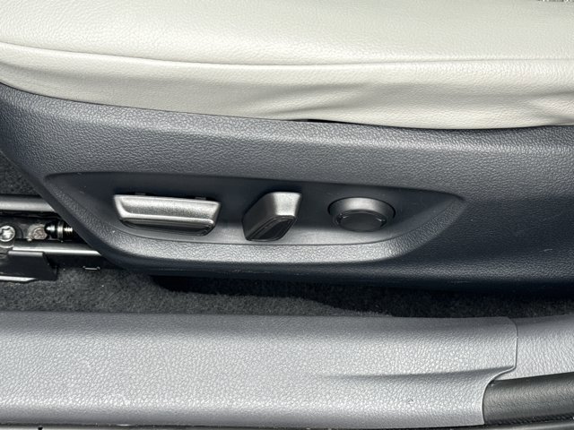 Used 2023 Toyota Camry SE image 15