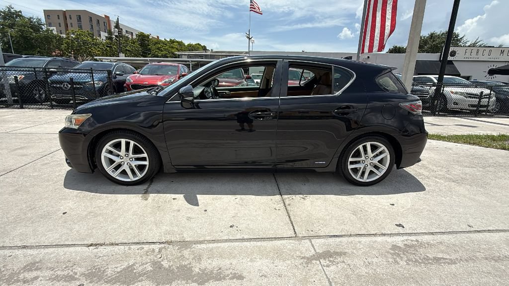 Used 2016 Lexus CT 200h w/ Navigation Package FWD image 11