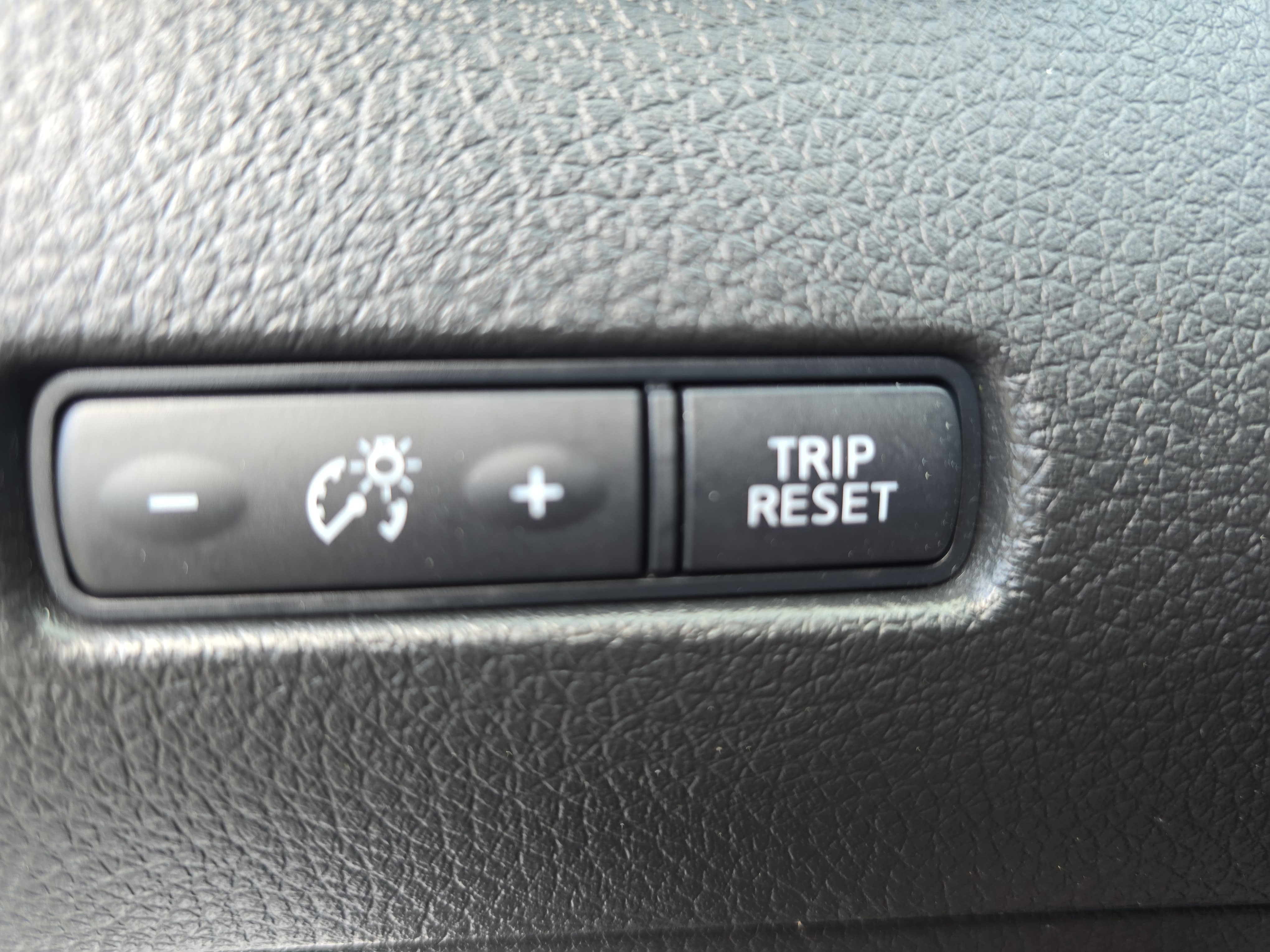Used 2016 Nissan Rogue S image 27