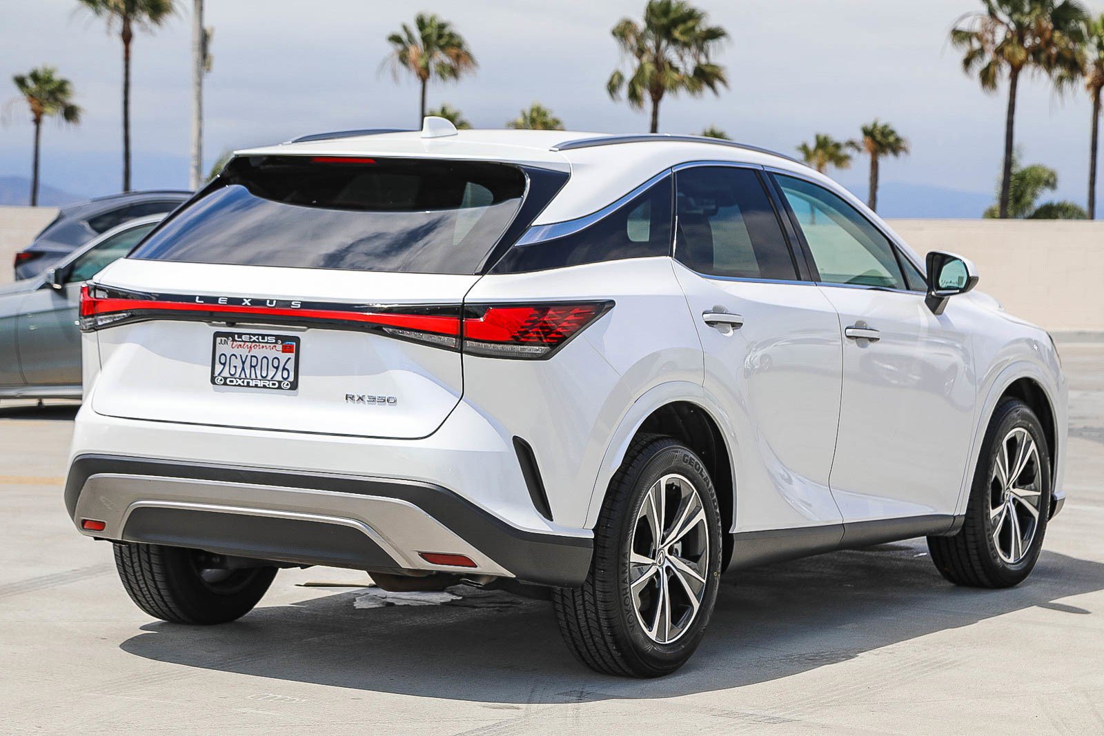 Used 2023 Lexus RX 350 FWD w/ Cold Area Package image 7