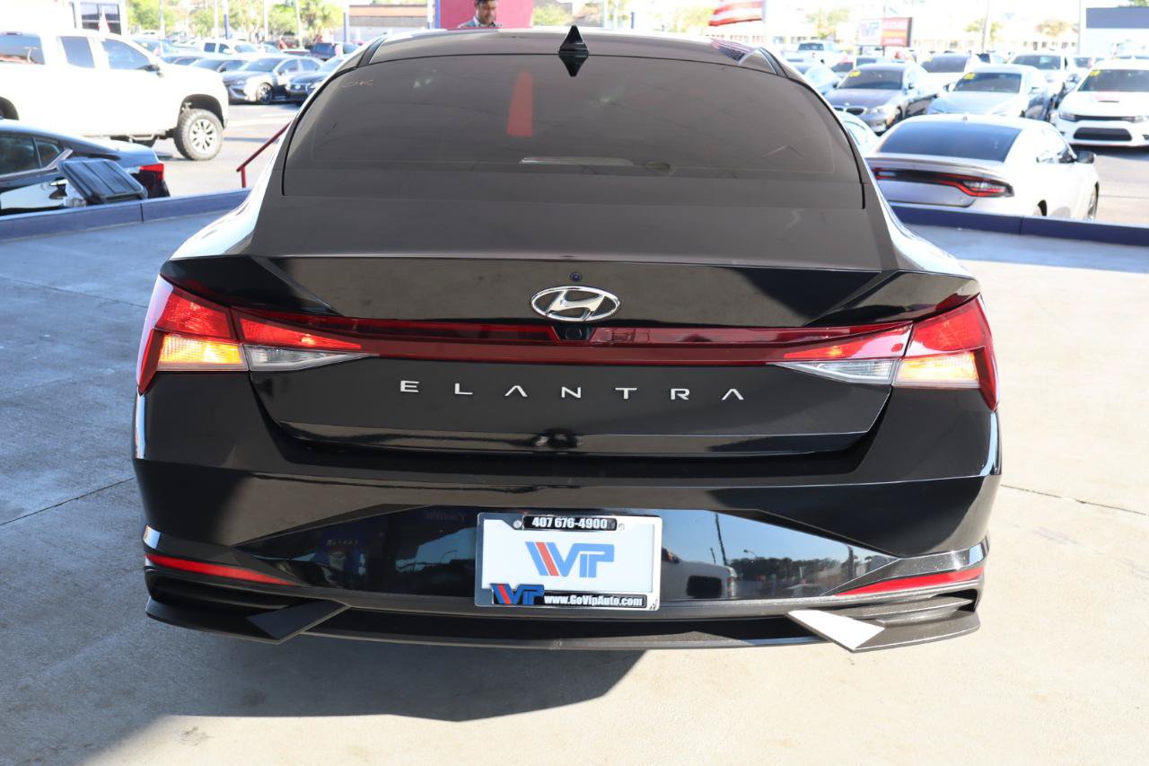 Used 2023 Hyundai Elantra SEL FWD image 8