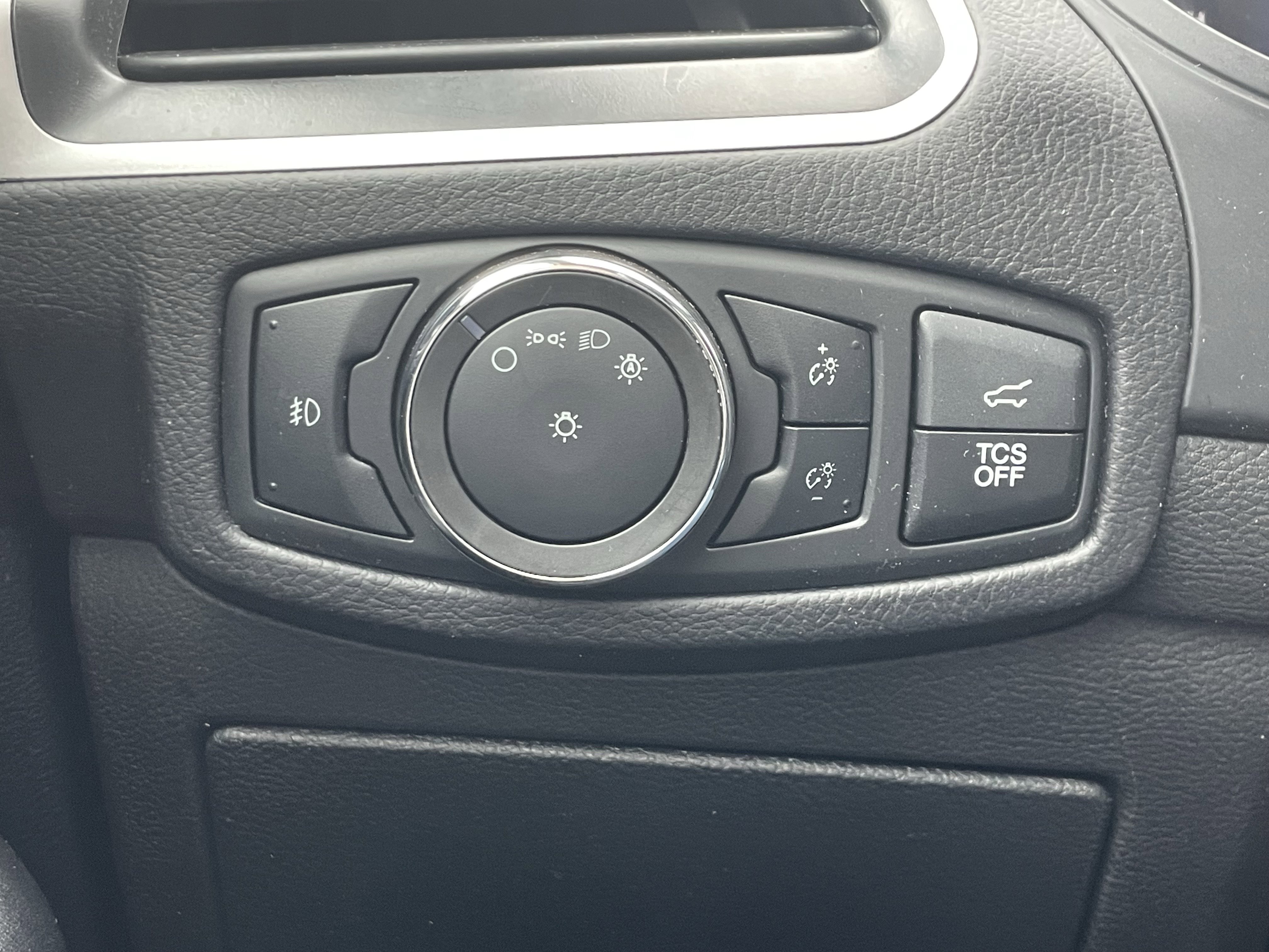 Used 2024 Ford Edge SEL w/ Convenience Package image 30