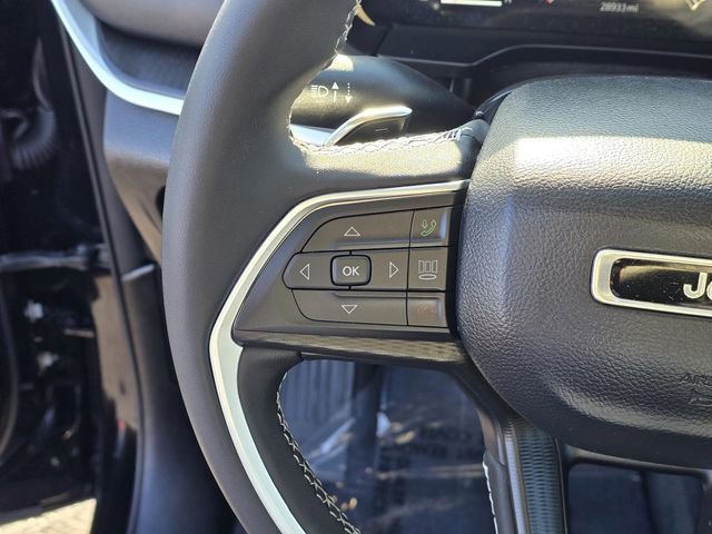 Used 2023 Jeep Grand Cherokee Laredo X image 14