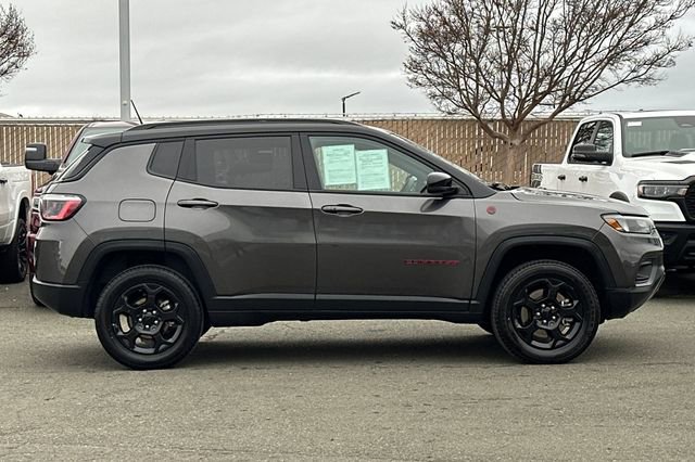 Used 2023 Jeep Compass Trailhawk image 3