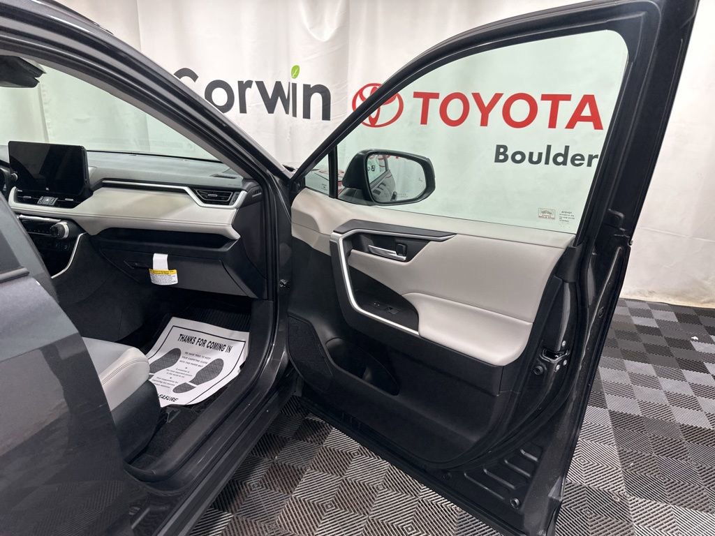 Used 2025 Toyota RAV4 XLE Premium image 8