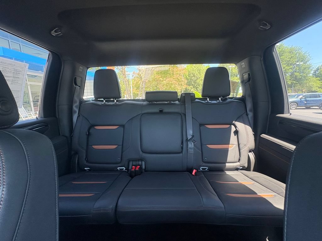 Used 2025 GMC Sierra 2500 AT4 AWD/4WD image 13