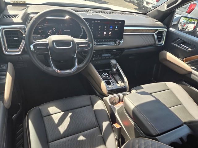 Used 2025 GMC Canyon Denali AWD/4WD image 12