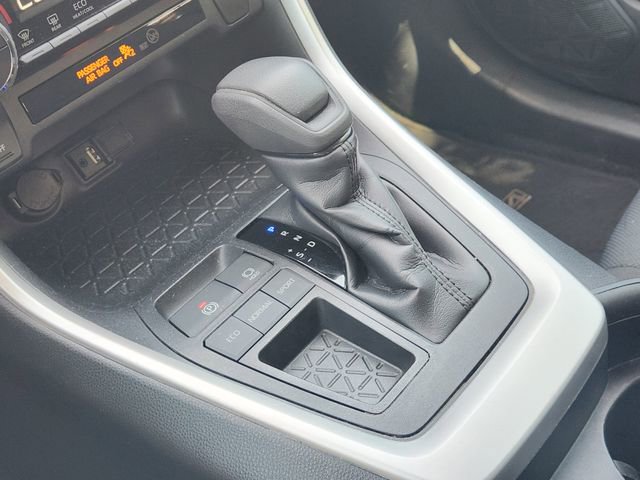 Used 2019 Toyota RAV4 XLE w/ Carpet Mat Package image 17